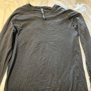 Lululemon Long Sleeve Metal Vent Size M